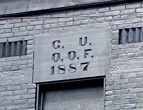 The plaque at the top of 632-634 Maple Street in Lockland