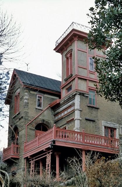 Benn and Adelaide Pitman House at 1727 Columbia Parkway