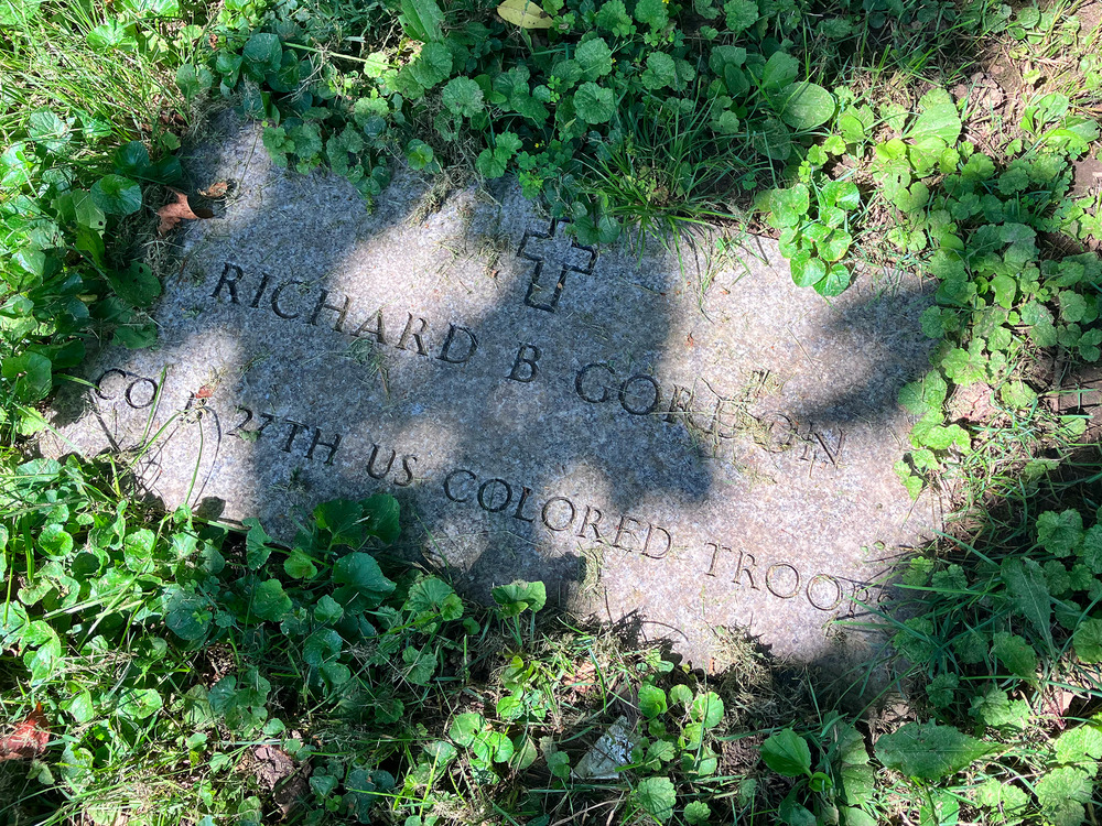 tombstone of Richard B. Gordon